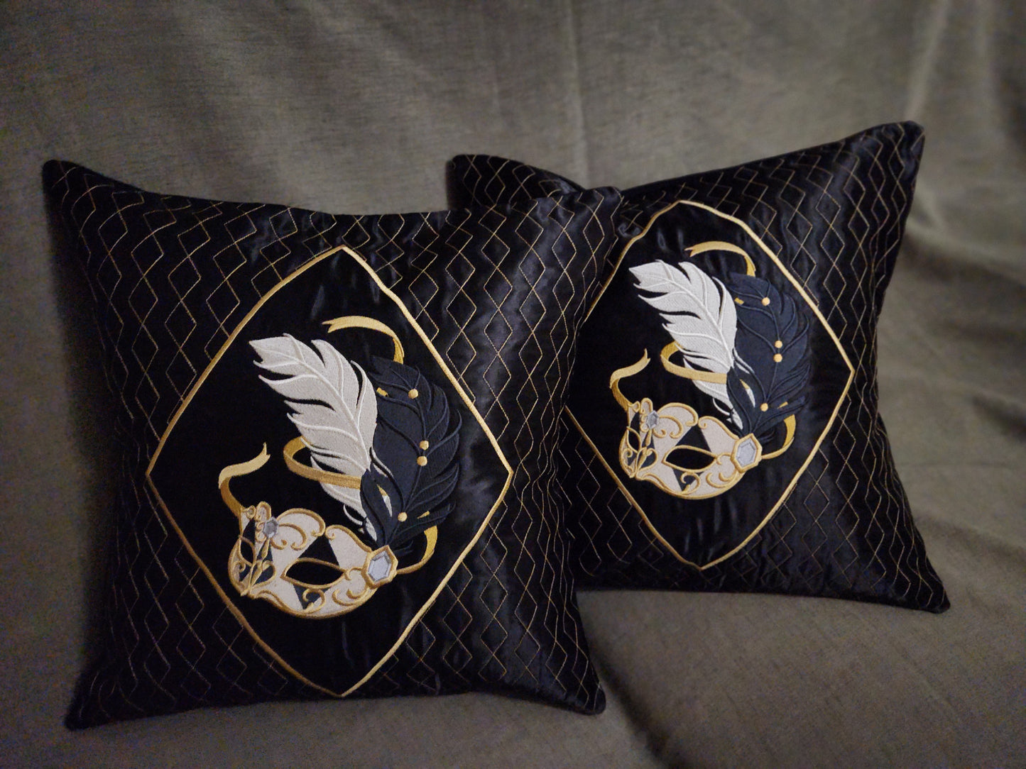 Harlequin Mask Pillow Set