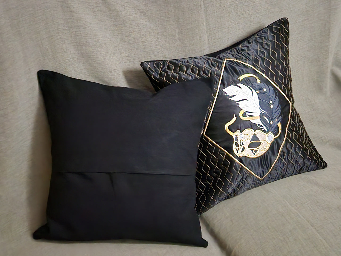 Harlequin Mask Pillow Set